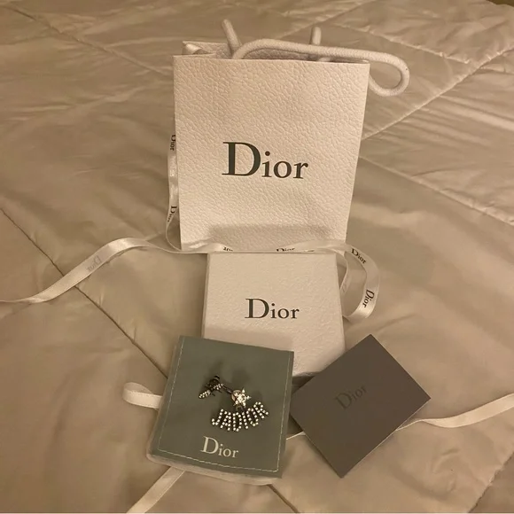 Christian Dior J'adior Logo Bee Earrings New Authentic- Never Worn - Picture 3 of 11